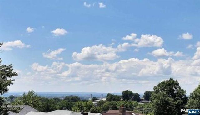 269 9th Street B, Palisades Park, NJ 07650