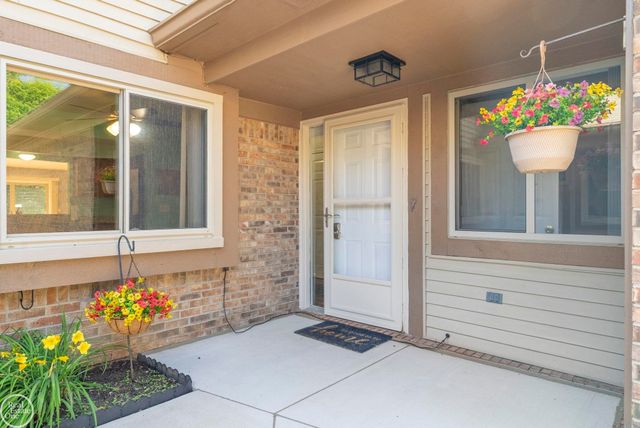 16582 Woodlane Drive, Fraser, MI 48026