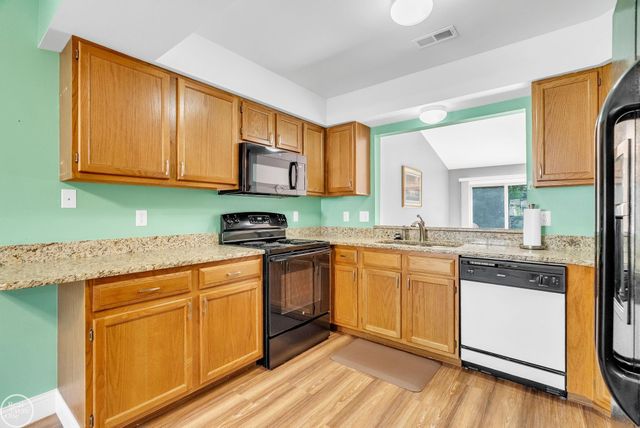 16582 Woodlane Drive, Fraser, MI 48026