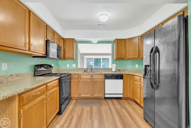 16582 Woodlane Drive, Fraser, MI 48026