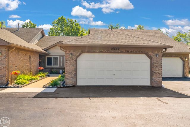 16582 Woodlane Drive, Fraser, MI 48026