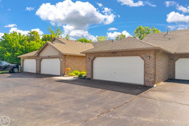 16582 Woodlane Drive, Fraser, MI 48026