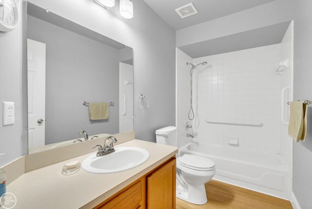 16582 Woodlane Drive, Fraser, MI 48026