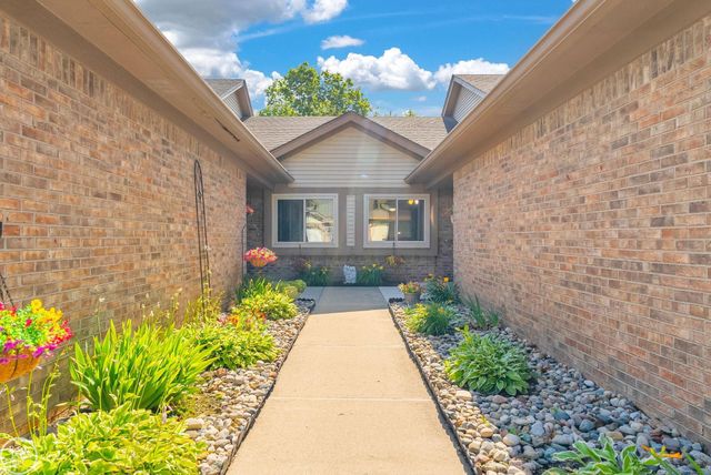 16582 Woodlane Drive, Fraser, MI 48026