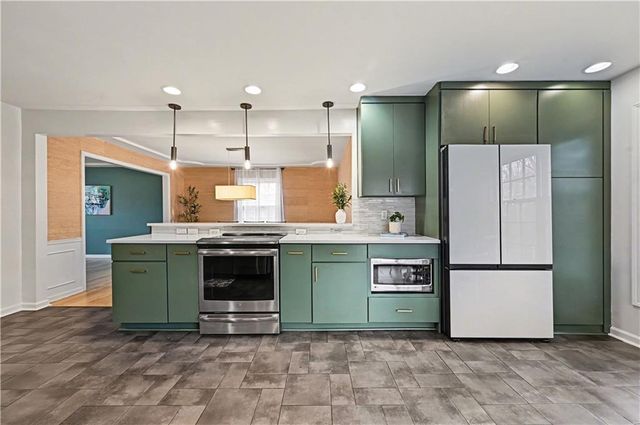 12716 Oakmont Drive, Kansas City, MO 64145