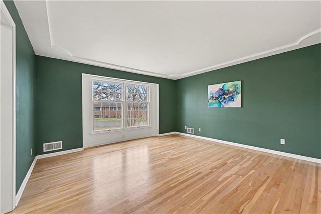 12716 Oakmont Drive, Kansas City, MO 64145