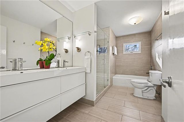 12716 Oakmont Drive, Kansas City, MO 64145