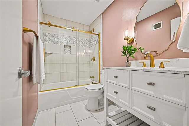 12716 Oakmont Drive, Kansas City, MO 64145