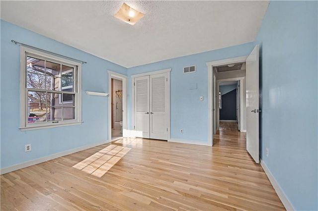 12716 Oakmont Drive, Kansas City, MO 64145