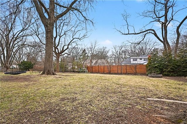 12716 Oakmont Drive, Kansas City, MO 64145