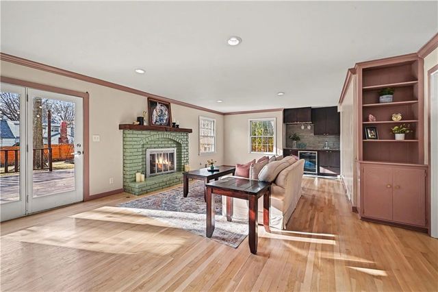 12716 Oakmont Drive, Kansas City, MO 64145