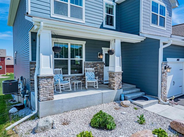 1407 Ironwood Court, Carver, MN 55315