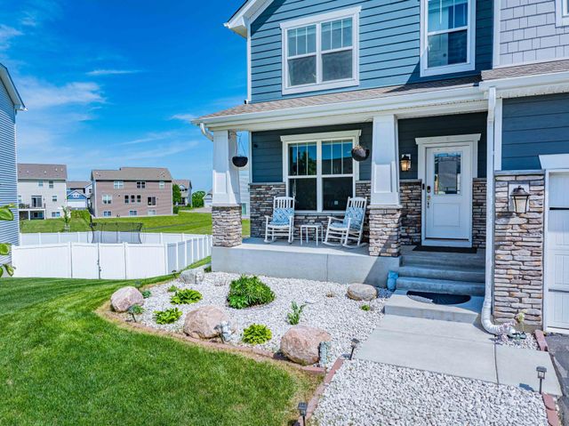 1407 Ironwood Court, Carver, MN 55315