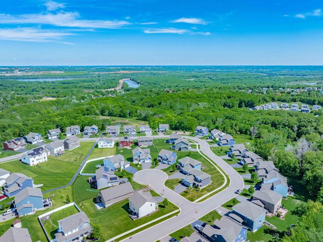1407 Ironwood Court, Carver, MN 55315