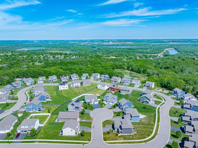 1407 Ironwood Court, Carver, MN 55315