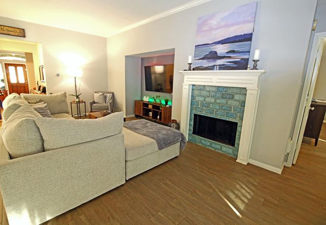 907 Riverside Drive, Alvin, TX 77511