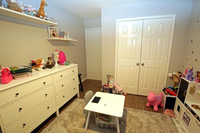 907 Riverside Drive, Alvin, TX 77511