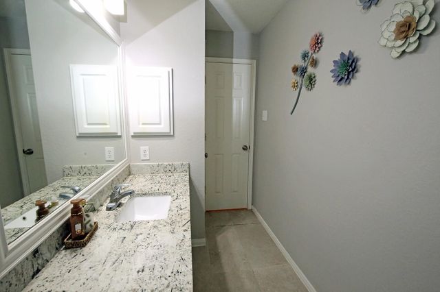 907 Riverside Drive, Alvin, TX 77511