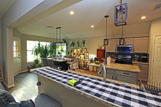 907 Riverside Drive, Alvin, TX 77511