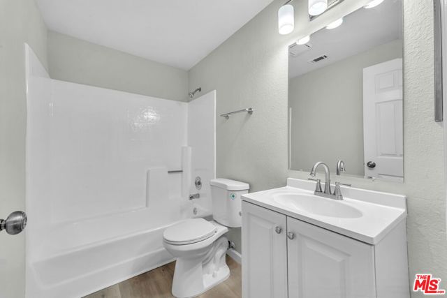 1027 Landsford Street, Lancaster, CA 93535