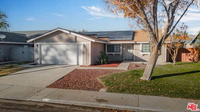 1027 Landsford Street, Lancaster, CA 93535