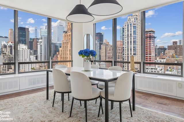870 United Nations Plz Apt 20B, New York City, NY 10017