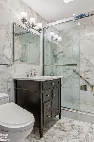 870 United Nations Plz Apt 20B, New York City, NY 10017