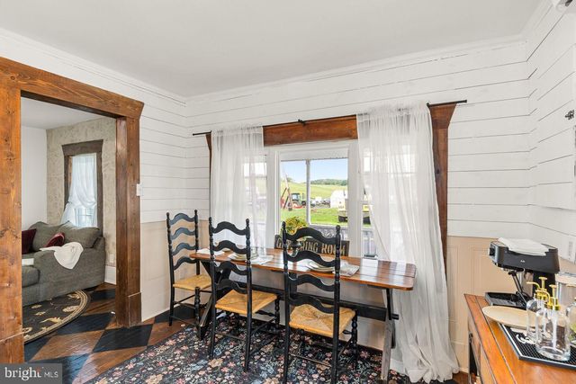 143 N WATER ST, Woodstock, VA 22664