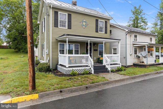 143 N WATER ST, Woodstock, VA 22664