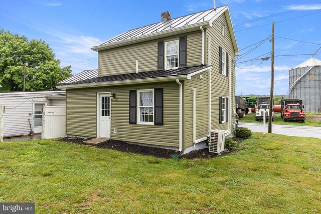 143 N WATER ST, Woodstock, VA 22664