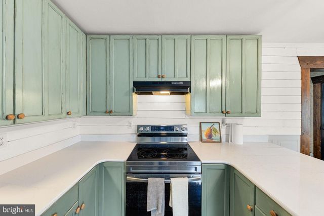 143 N WATER ST, Woodstock, VA 22664