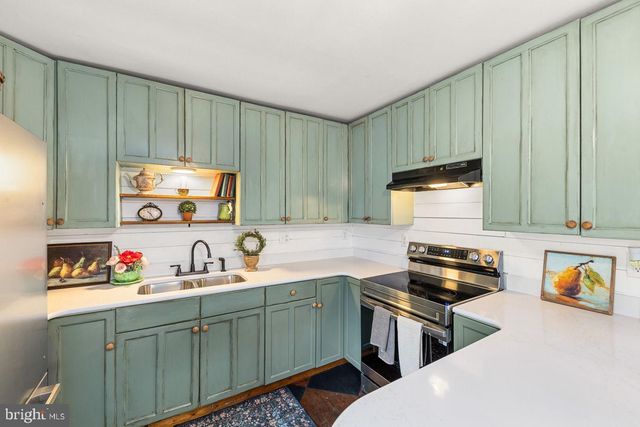 143 N WATER ST, Woodstock, VA 22664
