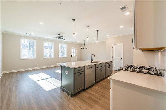 550 Feldspar Way, Lawrenceville, GA 30043