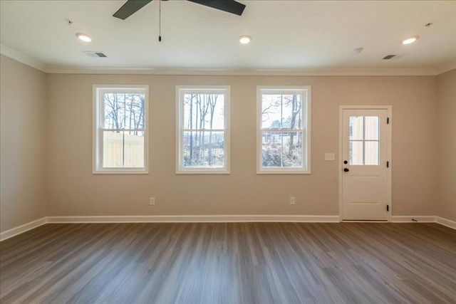 550 Feldspar Way, Lawrenceville, GA 30043