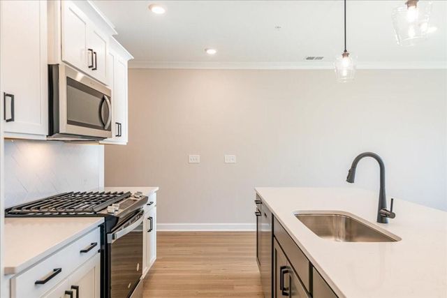 550 Feldspar Way, Lawrenceville, GA 30043