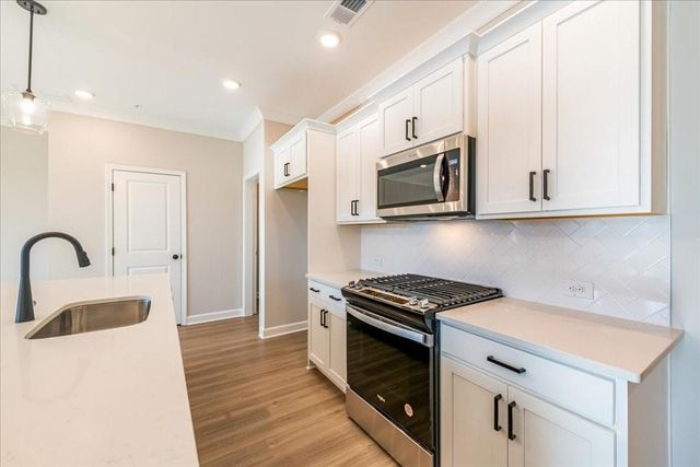 550 Feldspar Way, Lawrenceville, GA 30043