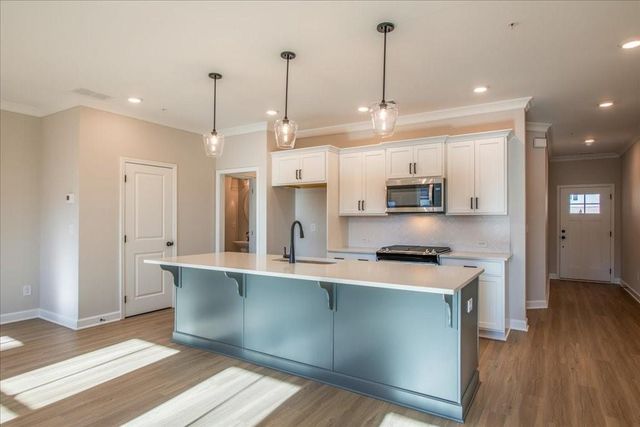 550 Feldspar Way, Lawrenceville, GA 30043