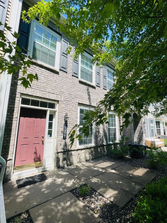 17377 72nd Place N 504, Maple Grove, MN 55311