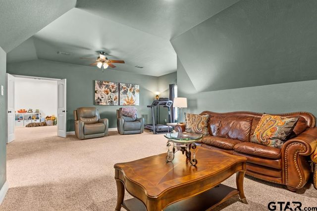 1647 E Mountain Street S, Longview, TX 75604