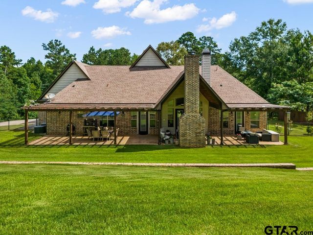 1647 E Mountain Street S, Longview, TX 75604