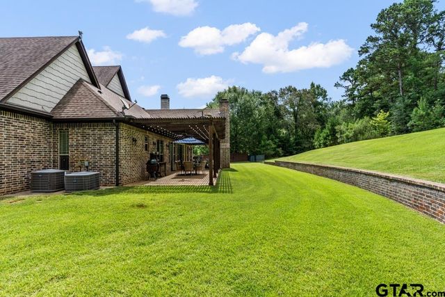1647 E Mountain Street S, Longview, TX 75604