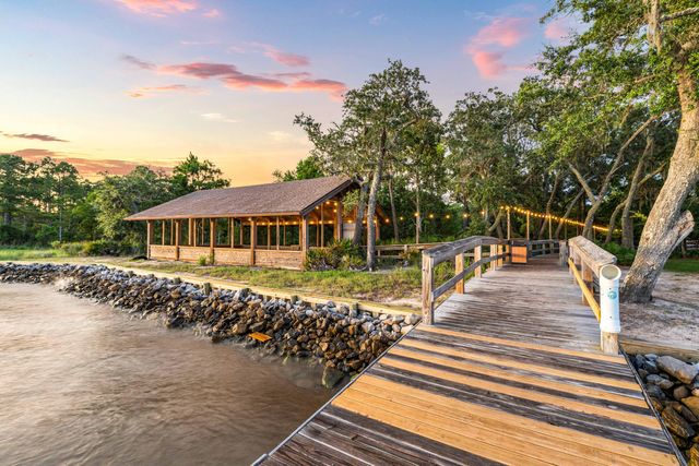 33 Caymus Cove, Freeport, FL 32439