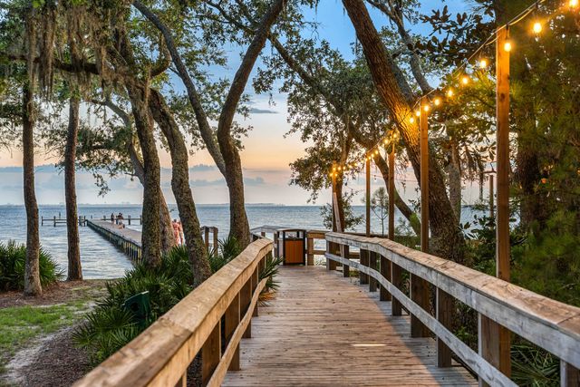 33 Caymus Cove, Freeport, FL 32439