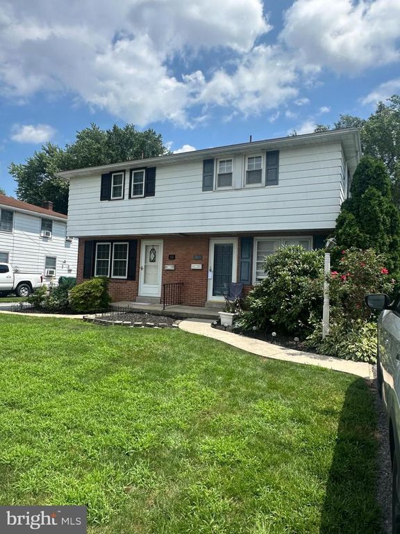 314 E CHERRY ST, Elizabethtown, PA 17022