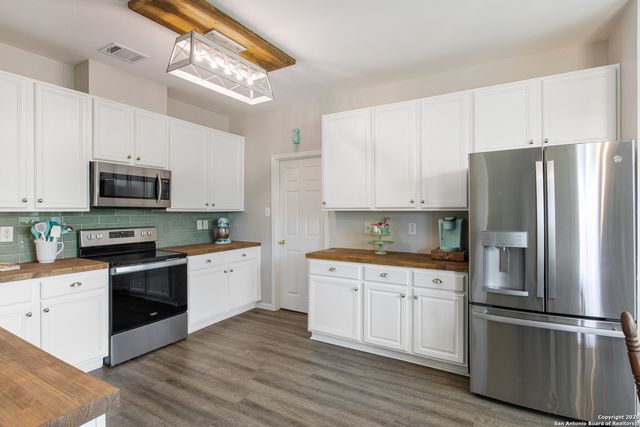 2719 Encino River, San Antonio, TX 78259
