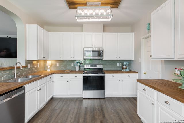 2719 Encino River, San Antonio, TX 78259