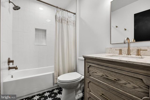 1 HARPER FERRY CT, Medford, NJ 08055