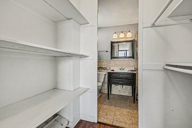 5740 N sheridan Road 8D, Chicago, IL 60660