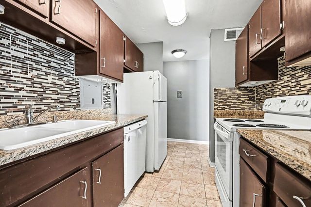 5740 N sheridan Road 8D, Chicago, IL 60660