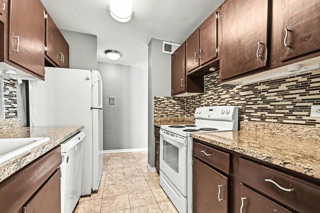 5740 N sheridan Road 8D, Chicago, IL 60660